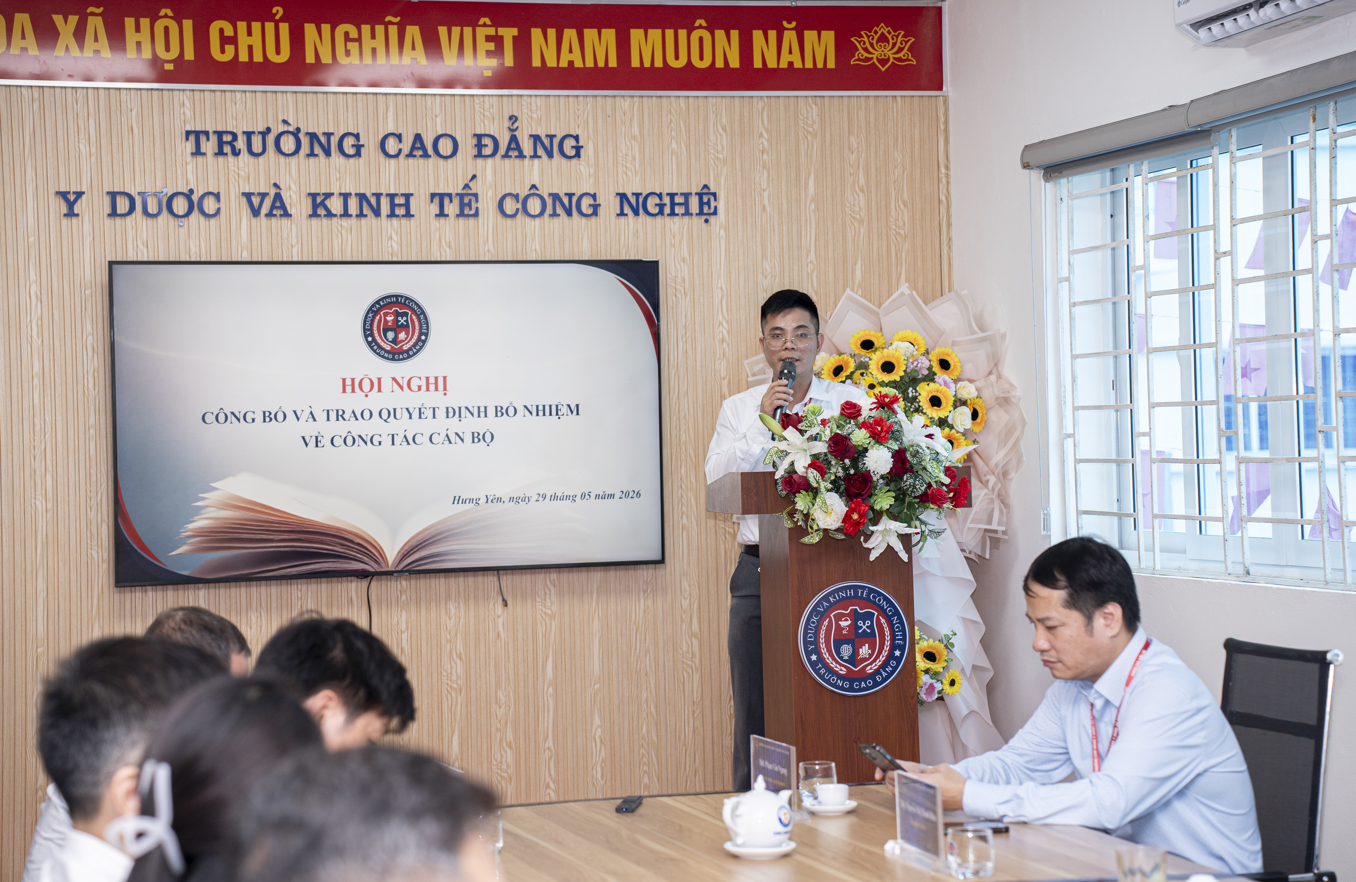 Lễ Công Bố Và Trao Quyết Định Bổ Nhiệm Cán Bộ Năm 2026 Tại Trường Cao Đẳng Y Dược Và Kinh Tế Công Nghệ