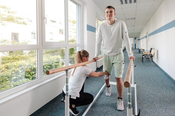 Kỹ thuật Vật lý trị liệu và Phục hồi chức năng
