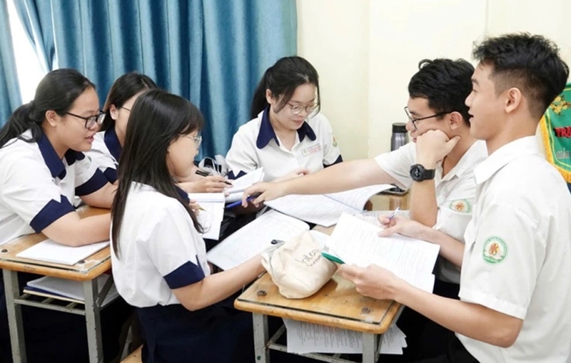 2k8 bao nhiêu tuổi năm 2025? Giải đáp độ tuổi chính xác của 2k8