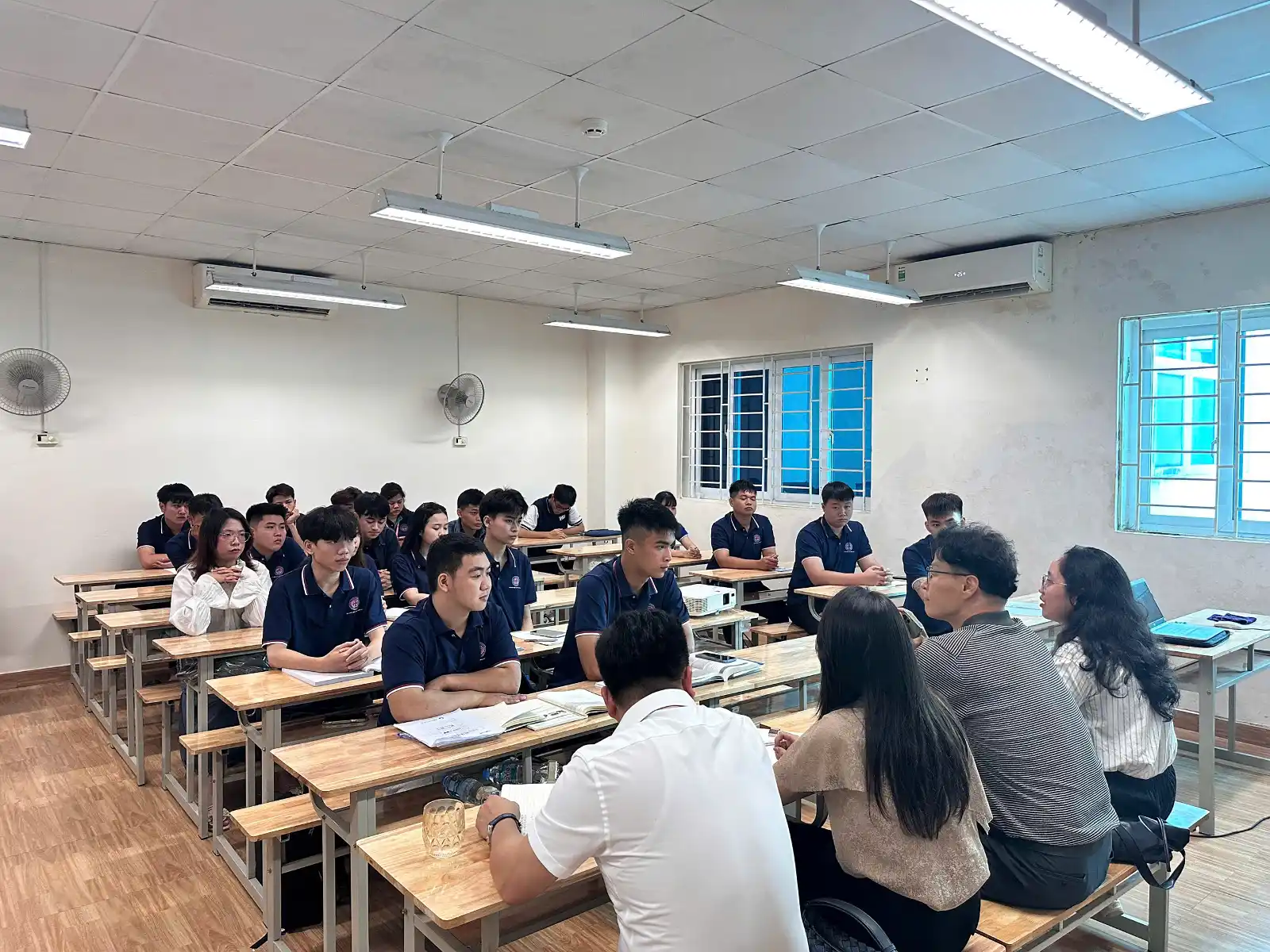 CMET TỔ CHỨC BUỔI GẶP GỠ VÀ PHỎNG VẤN TRỰC TIẾP GIỮA ĐẠI DIỆN TRƯỜNG HÀN QUỐC VÀ HỌC SINH DU HỌC DIỆN D2-6